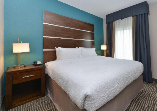 Hampton Inn By Hilton & Suites Des Moines Downtown image 21