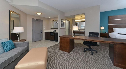 Hampton Inn By Hilton & Suites Des Moines Downtown image 33
