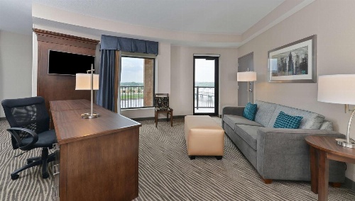 Hampton Inn By Hilton & Suites Des Moines Downtown image 4
